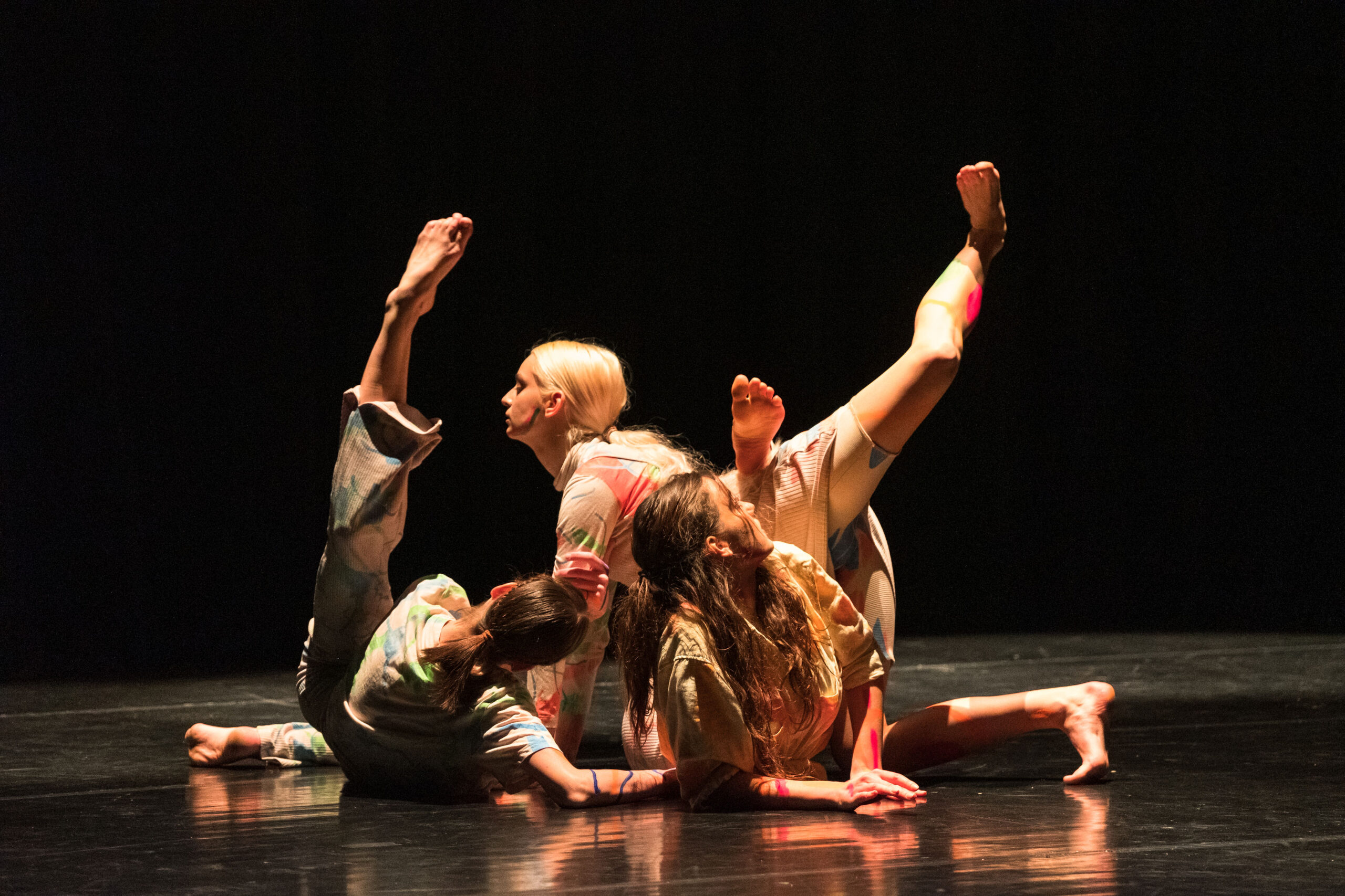 fonó-dó-contemporary-dance-performance-11
